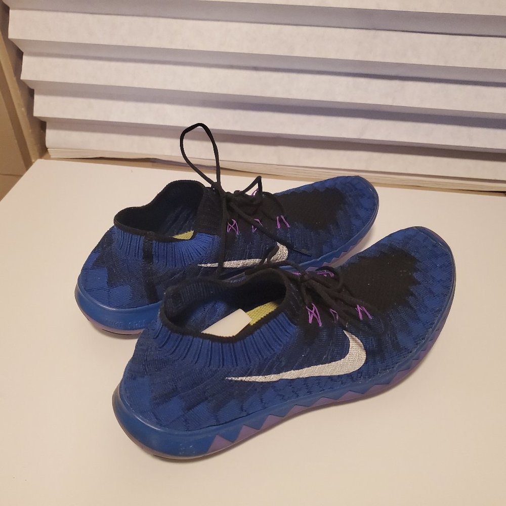 Nike - Picture 2 of 2